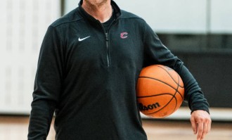 骑士助教奥特出任太阳主帅 双方签下四年合同