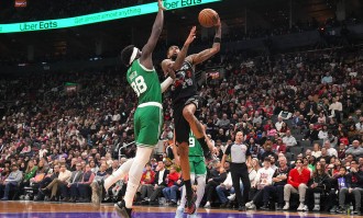 布朗30分怀特27分 凯尔特人轻取猛龙5连胜