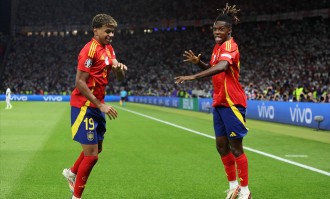 巴萨锋线格局变了？西甲天才空降，亚马尔拉菲尼亚这牌怎么打？