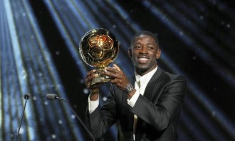 从迟到大王+网瘾少年到捧起金球！“香球王”登贝莱终迎圆满